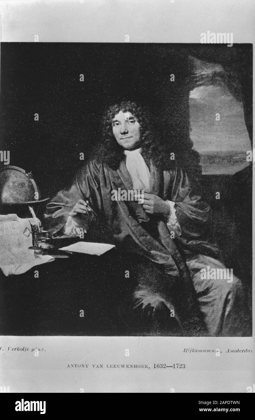 P [Portraits/Persons]/Anefo London series Description: Antoni van Leeuwenhoek (1632-1723), biologist Date: 1940-1945 Keywords: biologists, portraits, scientists Personal name: Leeuwenhoek, Antoni van Stock Photo