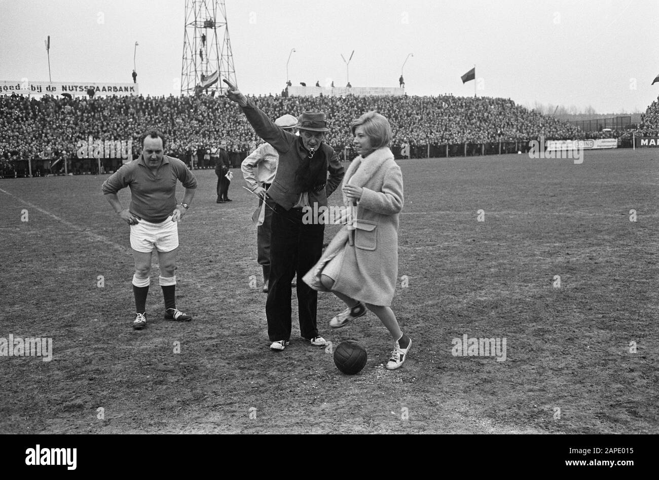 Artists soccer in The Hague, Moments from the match Date: March 14, 1965 Location: The Hague, South Holland Keywords: artists, sports, football Stock Photo