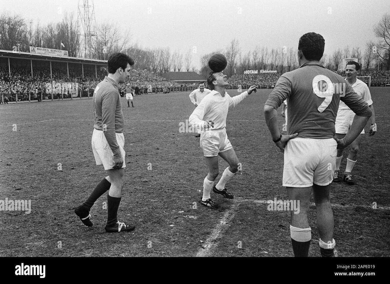 Artists soccer in The Hague, Moments from the match Date: March 14, 1965 Location: The Hague, South Holland Keywords: artists, sports, football Stock Photo