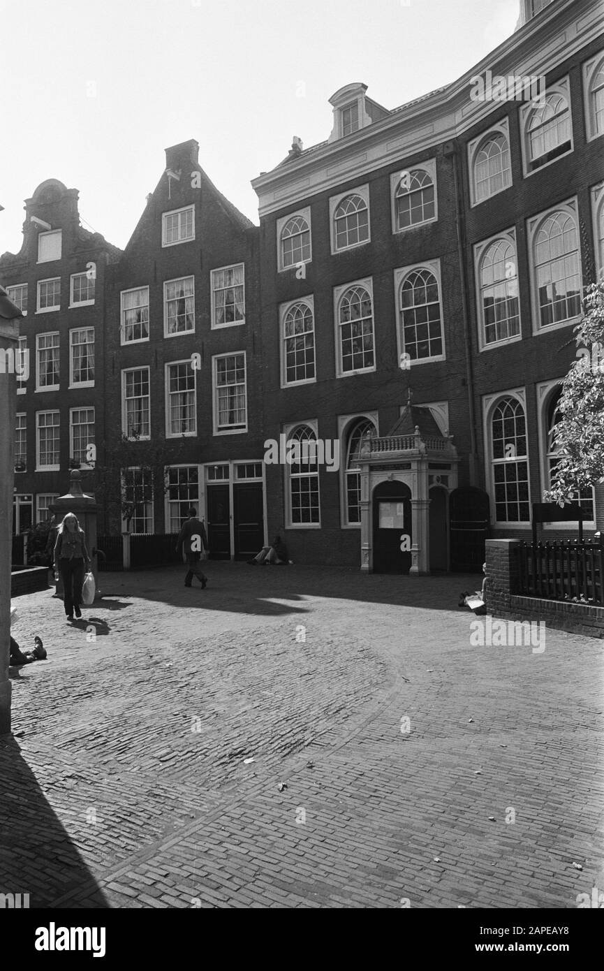 Begijnhof te Amsterdam Date: September 14, 1972 Location: Amsterdam, Noord-Holland Keywords: homes Institution name: Begijnhof Stock Photo