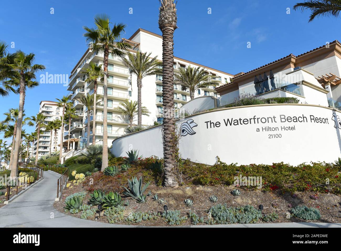 HUNTINGTON BEACH, CALIFORNIA - 22 JAN 2020: The Hilton  Waterfront Beach Resort, on Pacific Coast Highway. Stock Photo