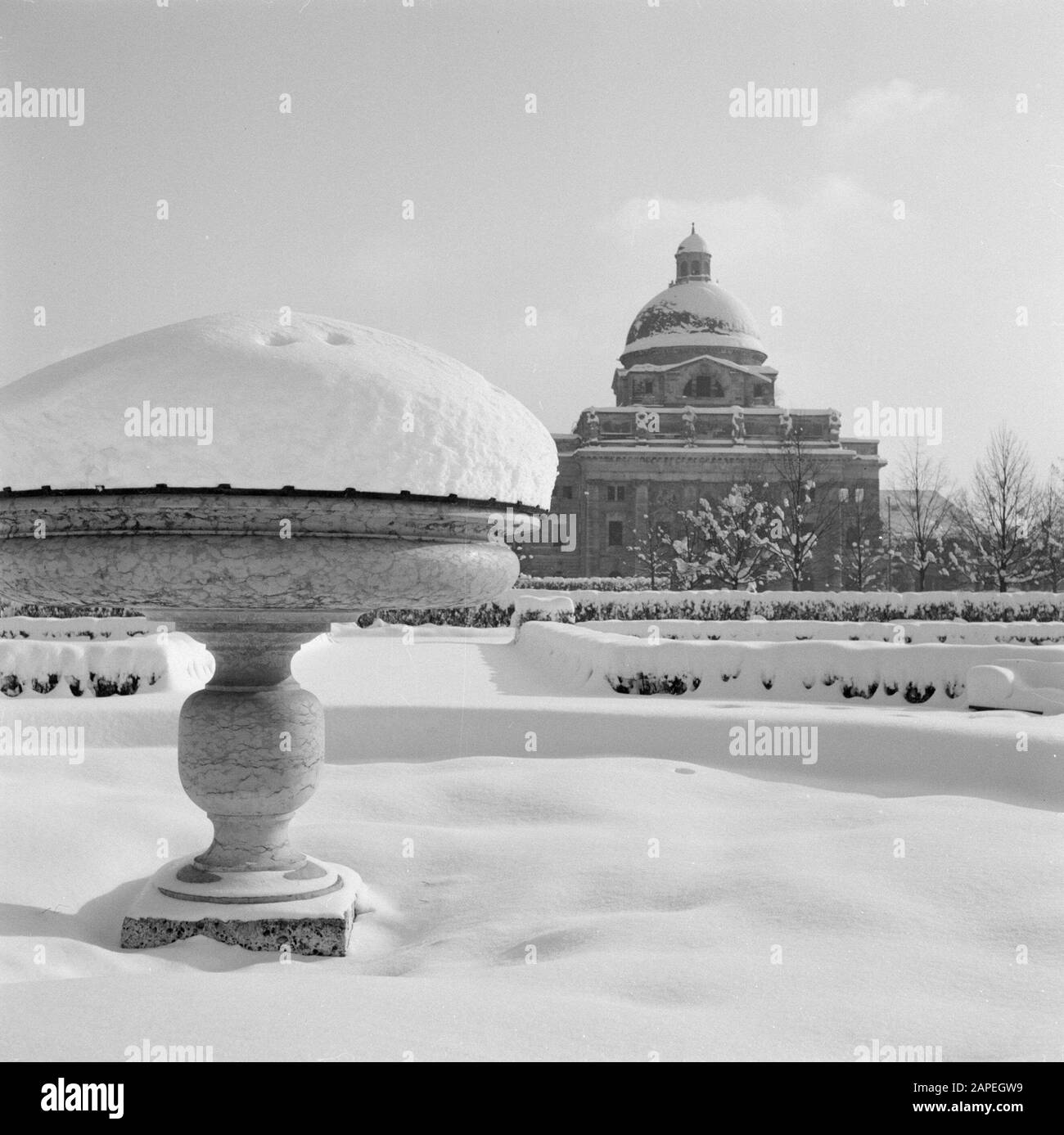 Visit to Munich Description: Snowy Hofgarten with the Bayerische Staatskanzlei Date: December 1, 1958 Location: Bavaria, Germany, Munich, West Germany Keywords: parks, parliament buildings, snow, winter Stock Photo