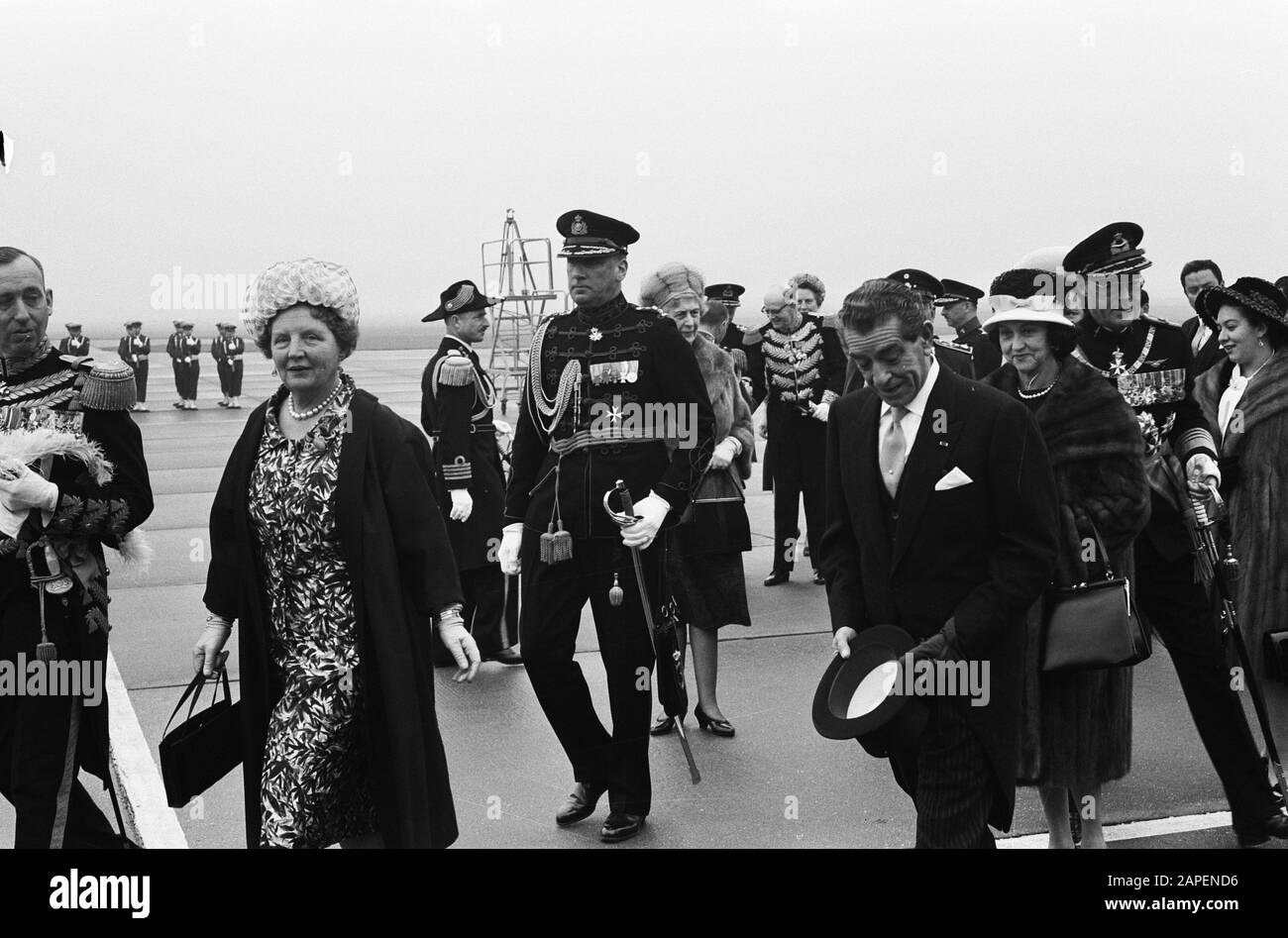 Visit Mexican President with wife and daughter to the Netherlands. Arrival Date: April 3, 1963 Keywords: wives, arrivals, visits, daughters, presidents Personal name: Juliana, Queen Stock Photo