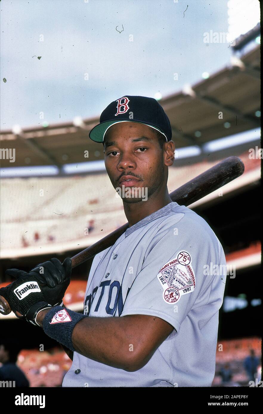Ellis Burks, Rookie in 1987, outfielder @ Boston Red Sox. Played with the  Chicago White Sox, Colorado Rockies, San Francisco Giants, Cleveland  Indians Stock Photo - Alamy