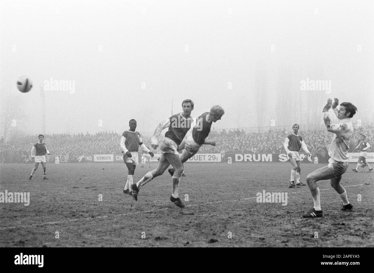 Blue-White versus Elinkwijk 2-1.Date: January 25, 1970 Keywords: sport, football Person name: Muller Stock Photo