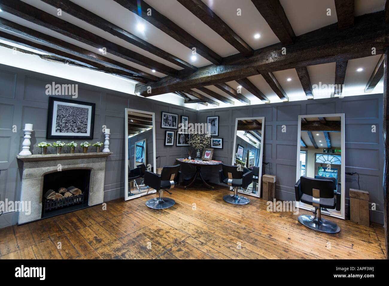Smith England hairdressers Stock Photo Alamy