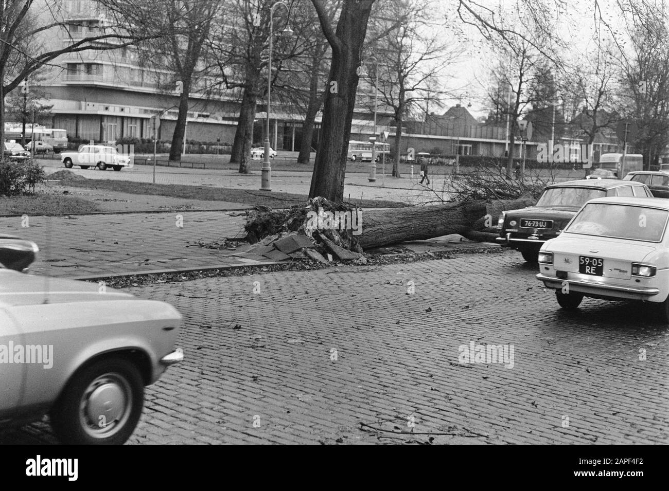 Heavy vehicle accidents Black and White Stock Photos & Images - Alamy