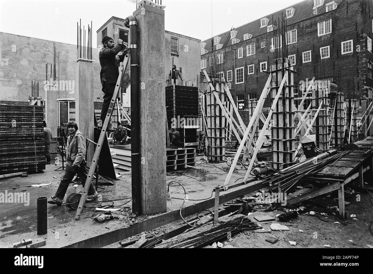 Construction Belgian Cultural Centre at Amsterdamse Nes; exterior from Oost Zuid Voorburgwal, de Brakke Ground Date: 8 january 1980 Location: Amsterdam, Noord-Holland Keywords: construction Person name : Brakke Grond Stock Photo