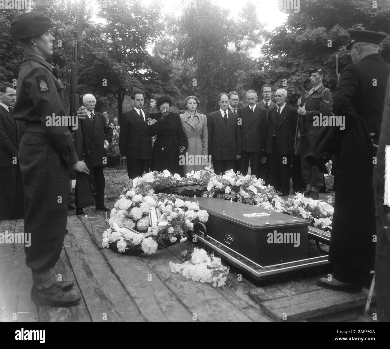 Burial Marine Eerste Klasse Van Dijk in Rotterdam Date: 23 June 1951 Location: Rotterdam, Zuid-Holland Keywords: funerals Stock Photo