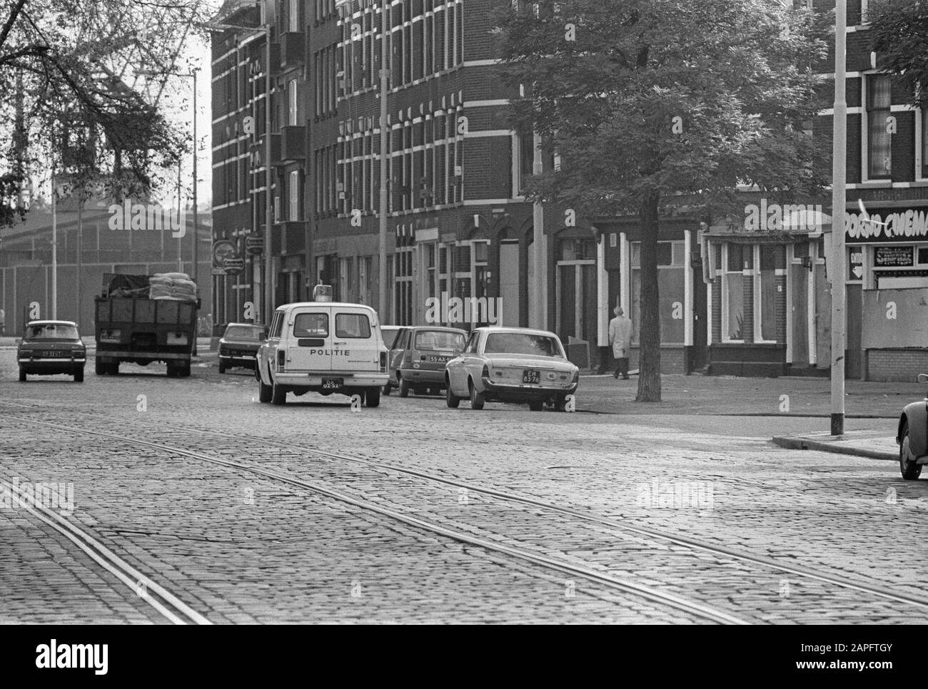 Neighbourhood residents of Katendrecht (Rotterdam) throw windows in brothels and rearkops; streetscape on Katendrecht Date: October 14, 1974 Location: Rotterdam, Zuid-Holland Keywords: brothels Stock Photo