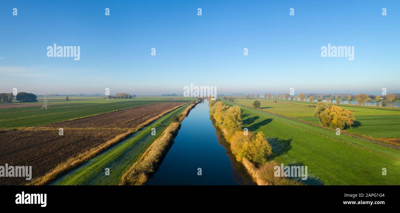 Overdiepse polder, protecting city and surrounding areas from high water, Sprang-Capelle, Noord-Brabant, Netherlands Stock Photo