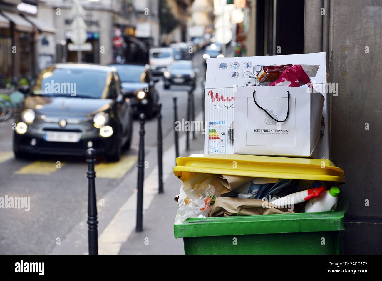 Garbage can in Paris France Stock Photo Alamy