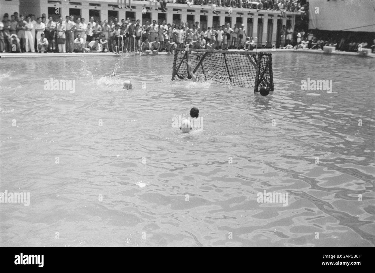Water polo Description: Collection Photo collection Service for Army Contacts Indonesia, photon number 203-4-5 Date: april 1947 Location: Indonesia, Dutch East Indies Stock Photo