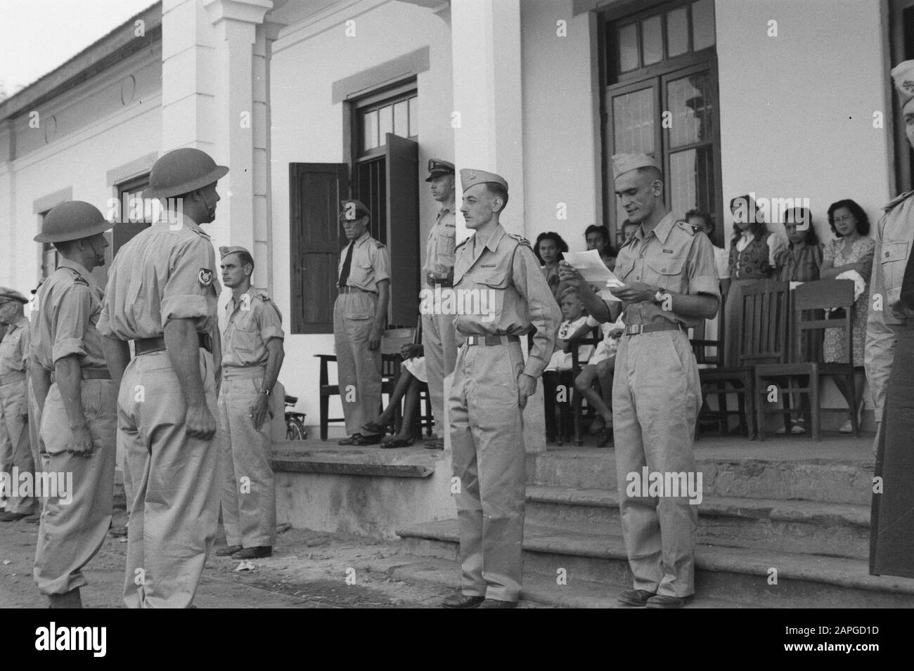 Award Sergeant J. Muller and Corporal M.J.B. Baggerman at Bandoeng Description: Collection Photo Collection Service for Army Contacts Indonesia, photon number 265-1-2 Date: July 1947 Location: Bandung, Indonesia, Dutch East Indies Stock Photo