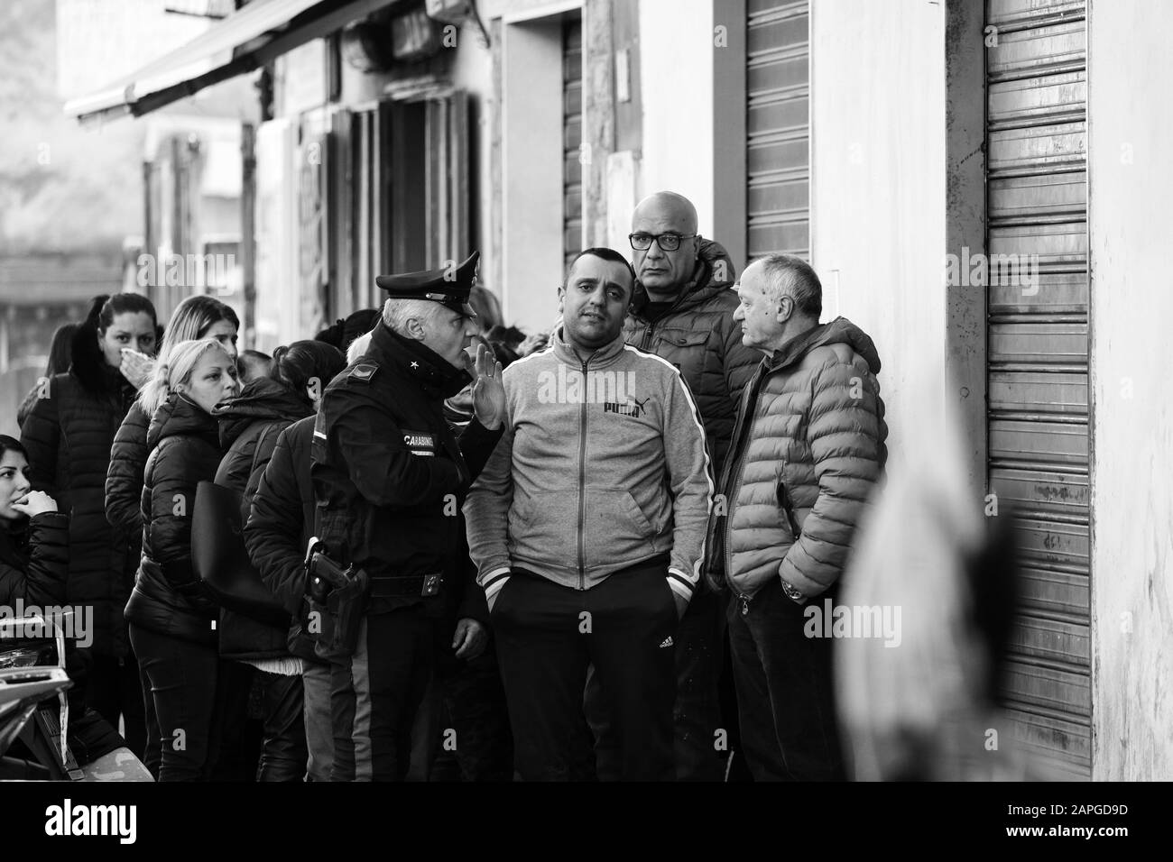 Naples, CAMPANIA, ITALY. 23rd Jan, 2020. Naples, 23/01/2020 - in the Miano district in the northern suburbs of Naples, the Camorra returns to spare and kills a victim of the Lo Russo clan. The victim's name is Stefano Bocchetti, killed last night in a game room with many 9-gauge pistol shots, investigating the investigators. Credit: Fabio Sasso/ZUMA Wire/Alamy Live News Stock Photo