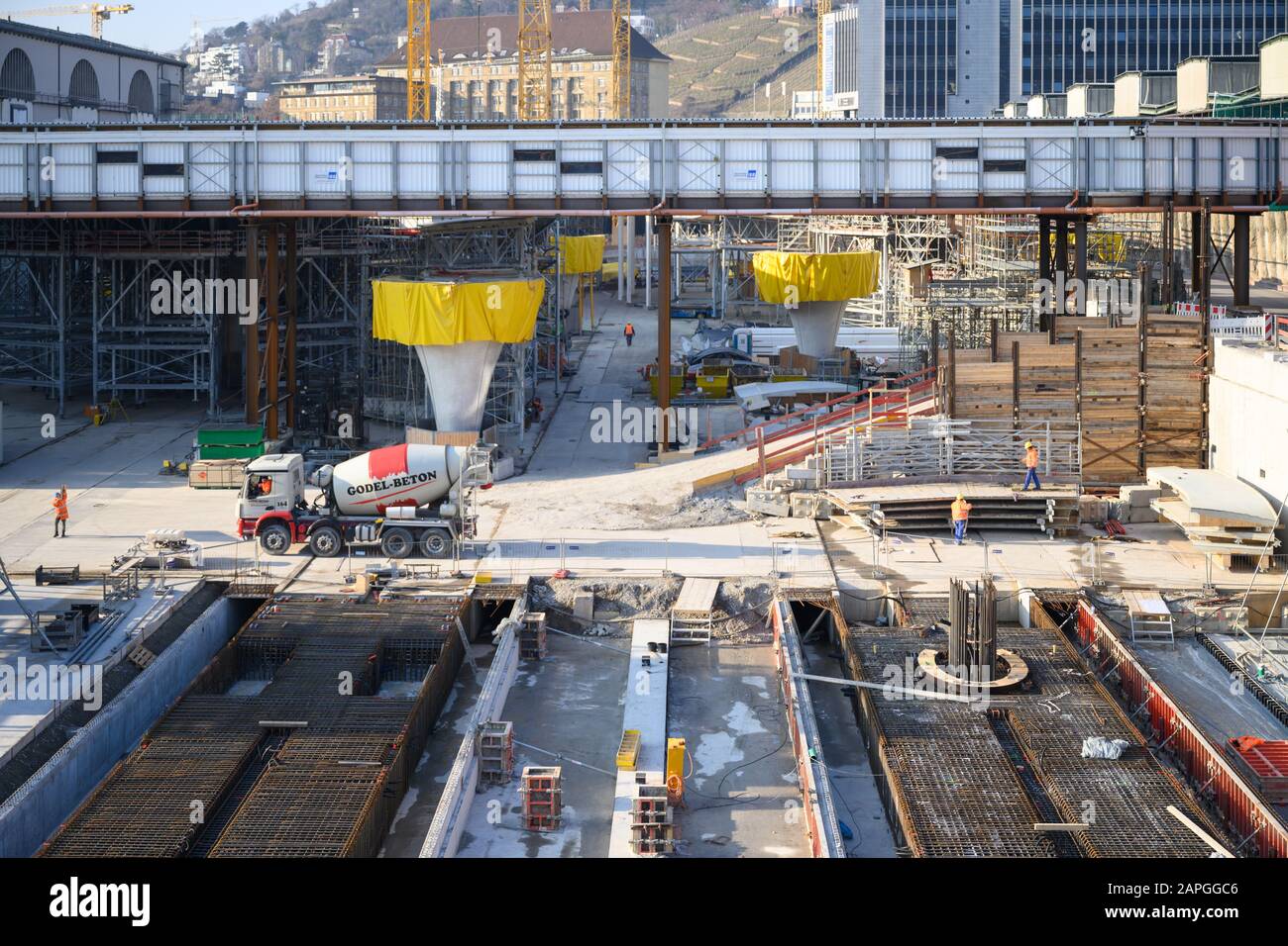 Stuttgart, Germany. 21st Jan, 2020. The construction site of the new underground station of the railway project Stuttgart 21. in the middle you can see the construction site for the new platforms. Credit: Sebastian Gollnow/dpa/Alamy Live News Stock Photo