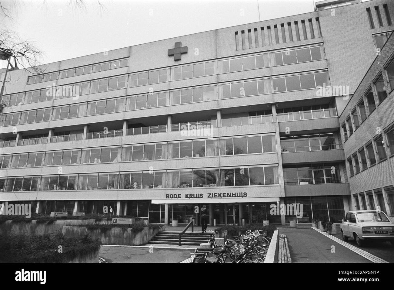 College van hospital facility advises to close in 1985 vi hospitals in  Kennemerland Date: 24 january 1977 Location: Beverwijk Keywords: HYSELDES,  colleges Stock Photo - Alamy