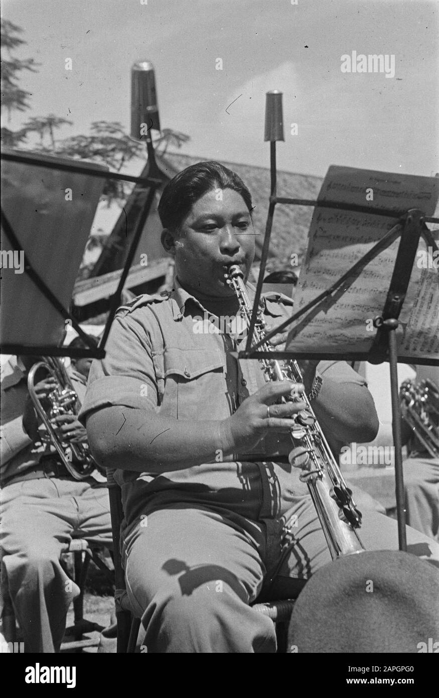 Staff music KNIL Description: [Concert Staff Music KNIL] [clarinettist] Date: May 1947 Location: Indonesia, Dutch East Indies Stock Photo