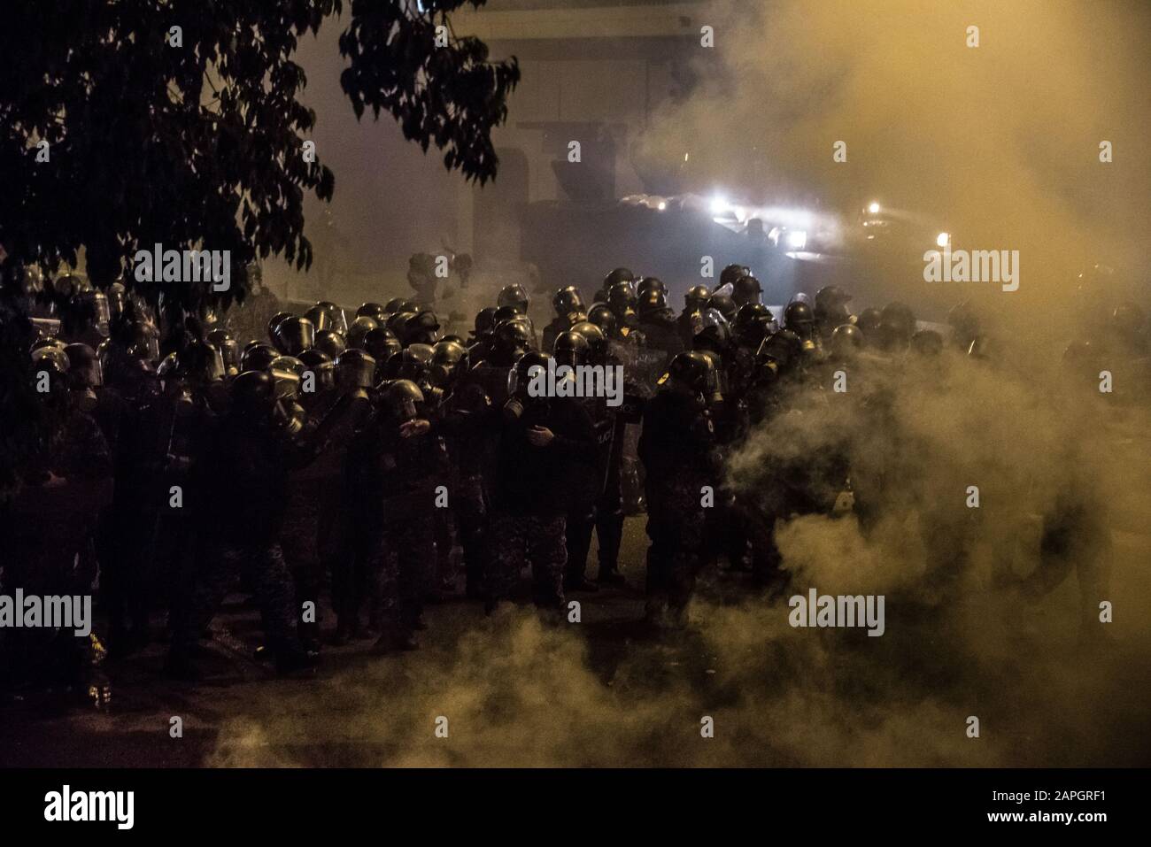 Wear gas masks hi-res stock photography and images - Alamy