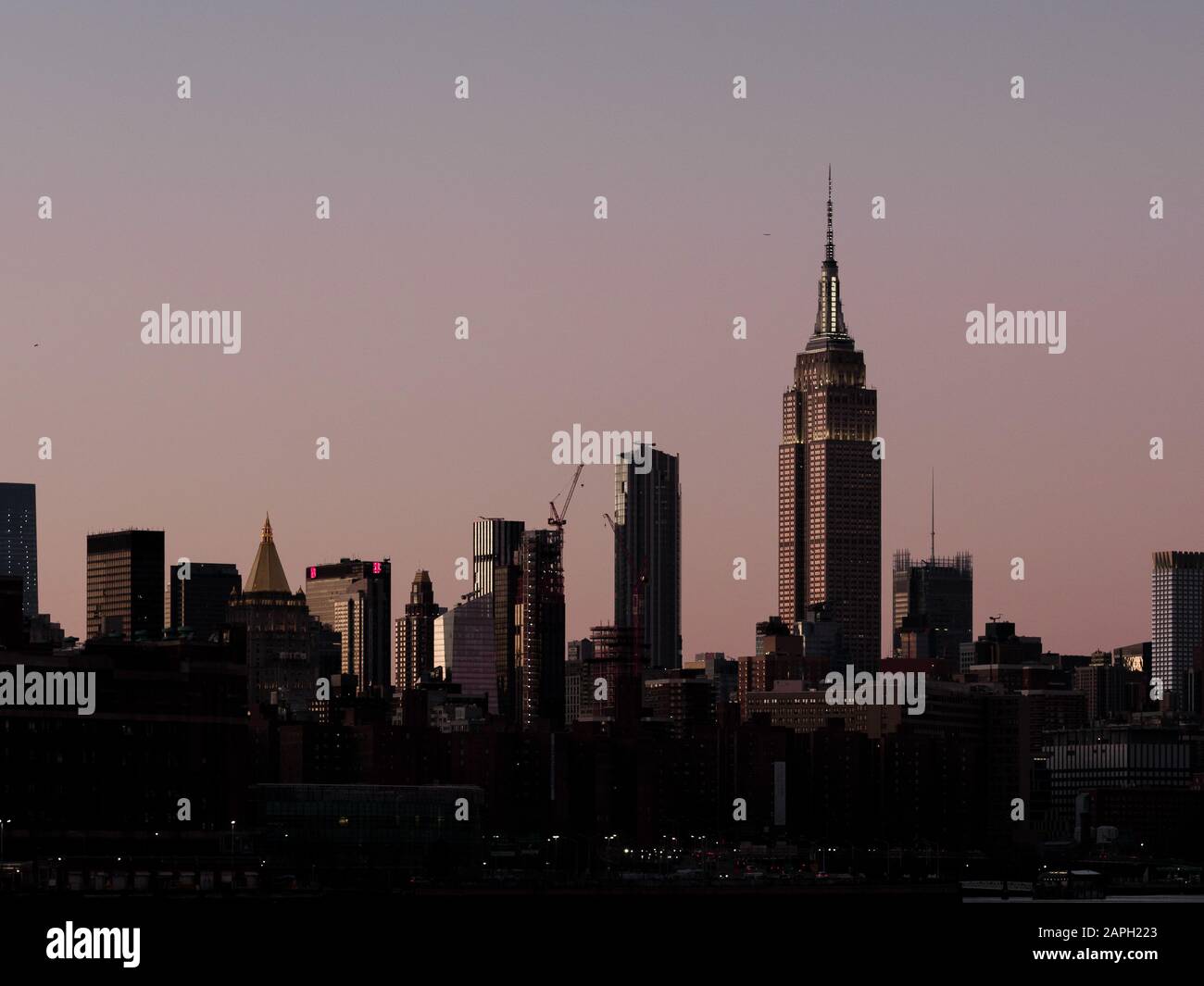 Big apple skyline at sunrise hi-res stock photography and images - Alamy