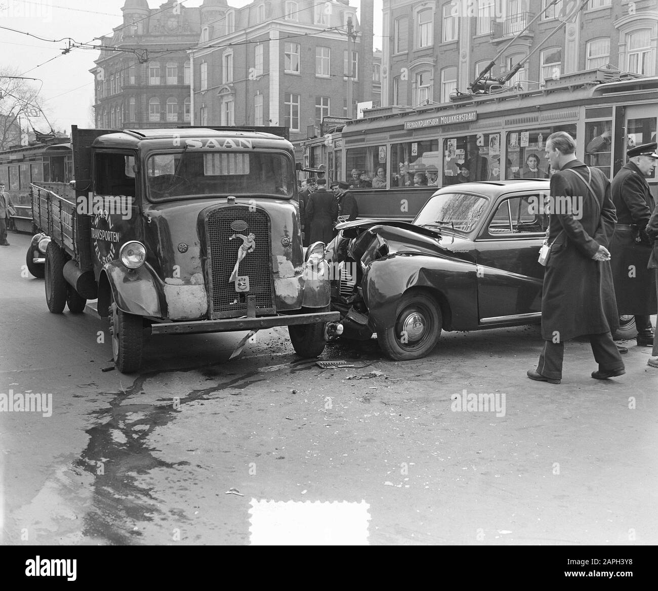 1950s Car Crash Hi res Stock Photography And Images Alamy 1950s-car-crash-hi-res-stock-photography-and-images-alamy