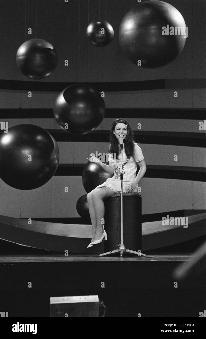 Dana Rosemary Scallon Black And White Stock Photos Images Alamy dana-rosemary-scallon-black-and-white-stock-photos-images-alamy