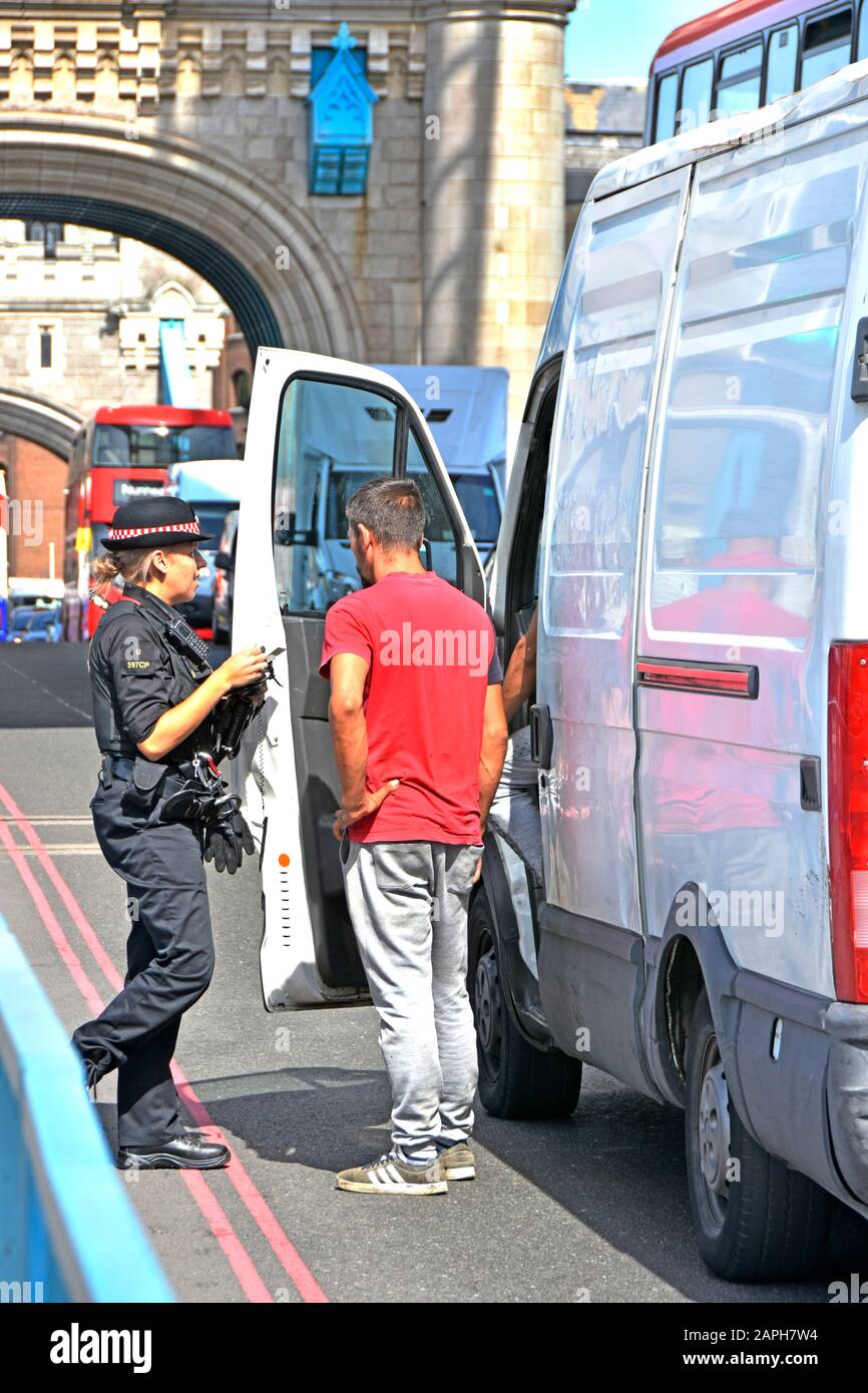 City of london police officer hi-res stock photography and images - Alamy