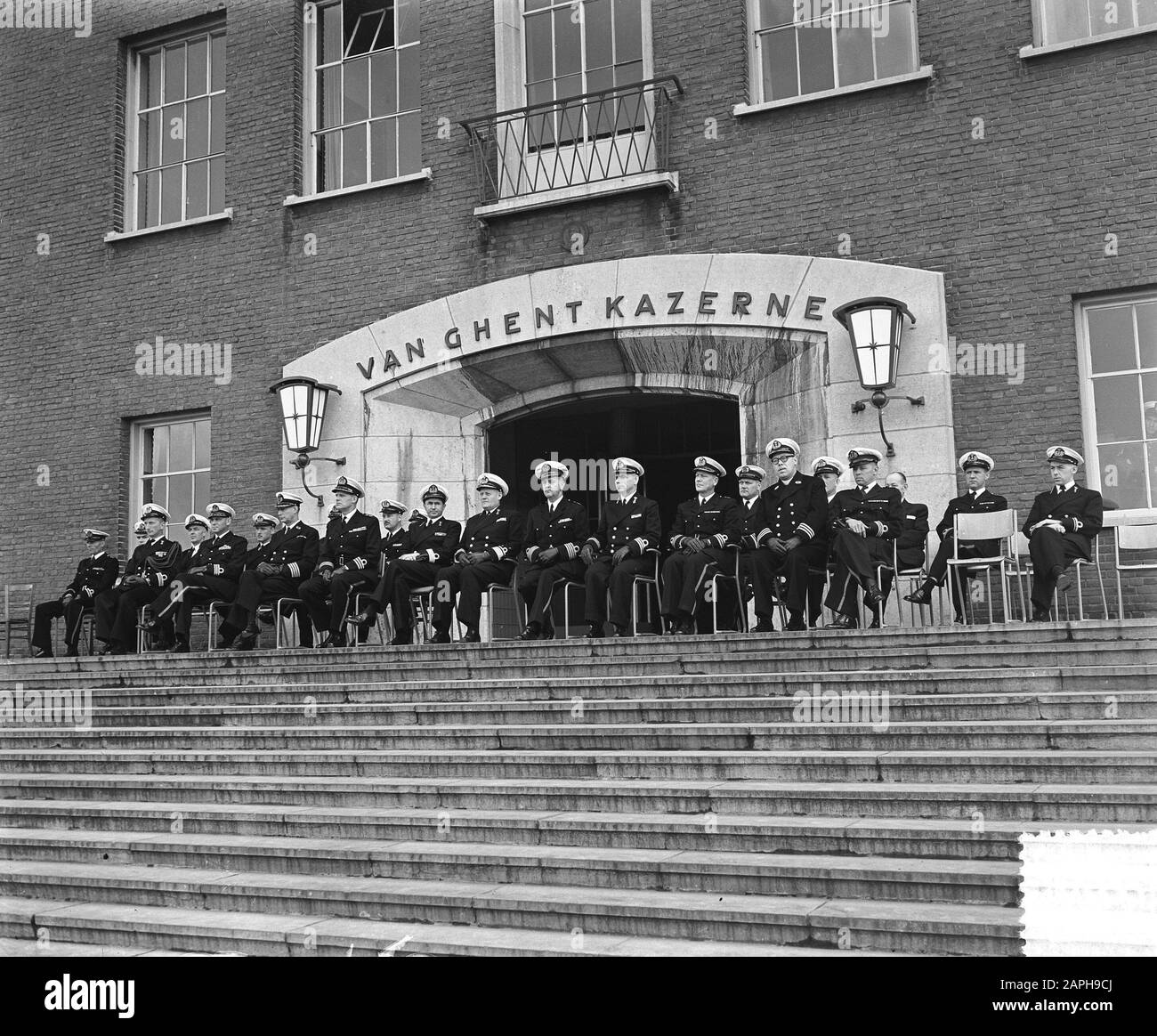 command-transfer-marines-in-the-van-ghent-barracks-in-rotterdam-between