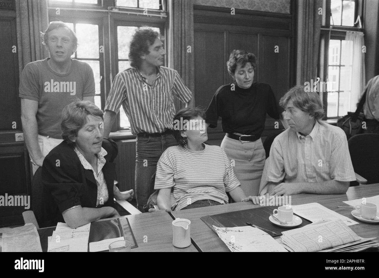 Group meetings after the parliamentary elections Description: The franction of GreenLeft Date: September 7, 1989 Keywords: political groups, meetings, elections Stock Photo