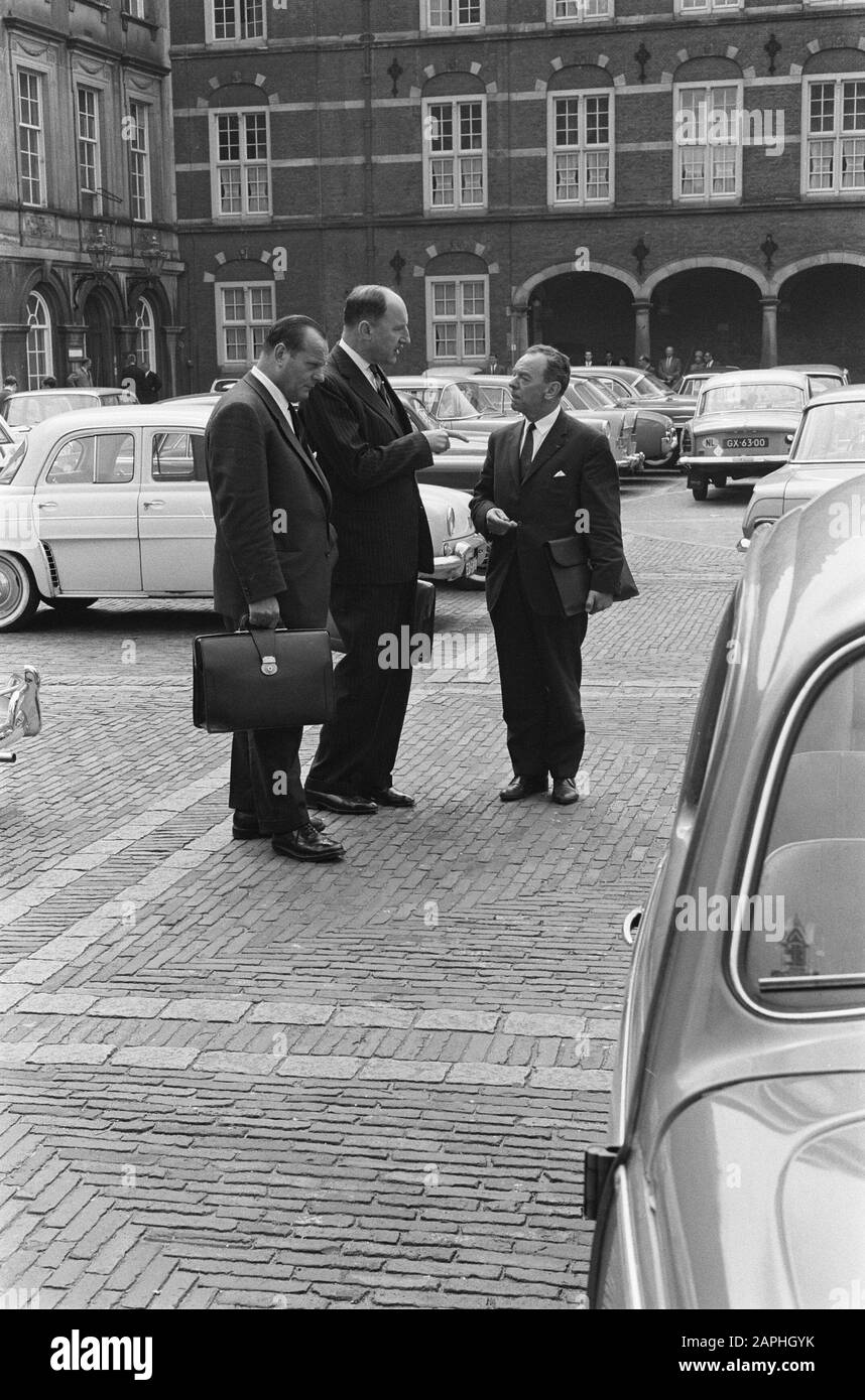 The cabinet formation. Political consultations by Minister Cals Mr. Blaisse and Minister Luns. Number 28.29. Cals, Blaisse and Luns Date: 9 July 1963 Keywords: cabinet formations Personal name: Cals, Jo, Luns, J.A.M.H., Luns, Joseph, Luns, Joseph, Minister Luns, J.A.M.H., Mr. Blaisse Stock Photo