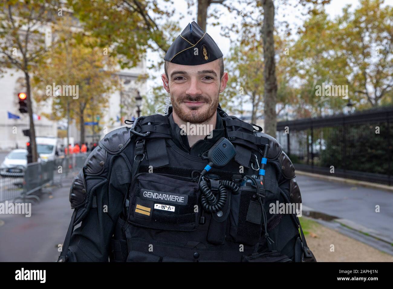 Polizei bei der 101. Jahrfeier des Waffenstillstands von 1918 am Triumphbogen. Paris, 11.11.2019 Stock Photo