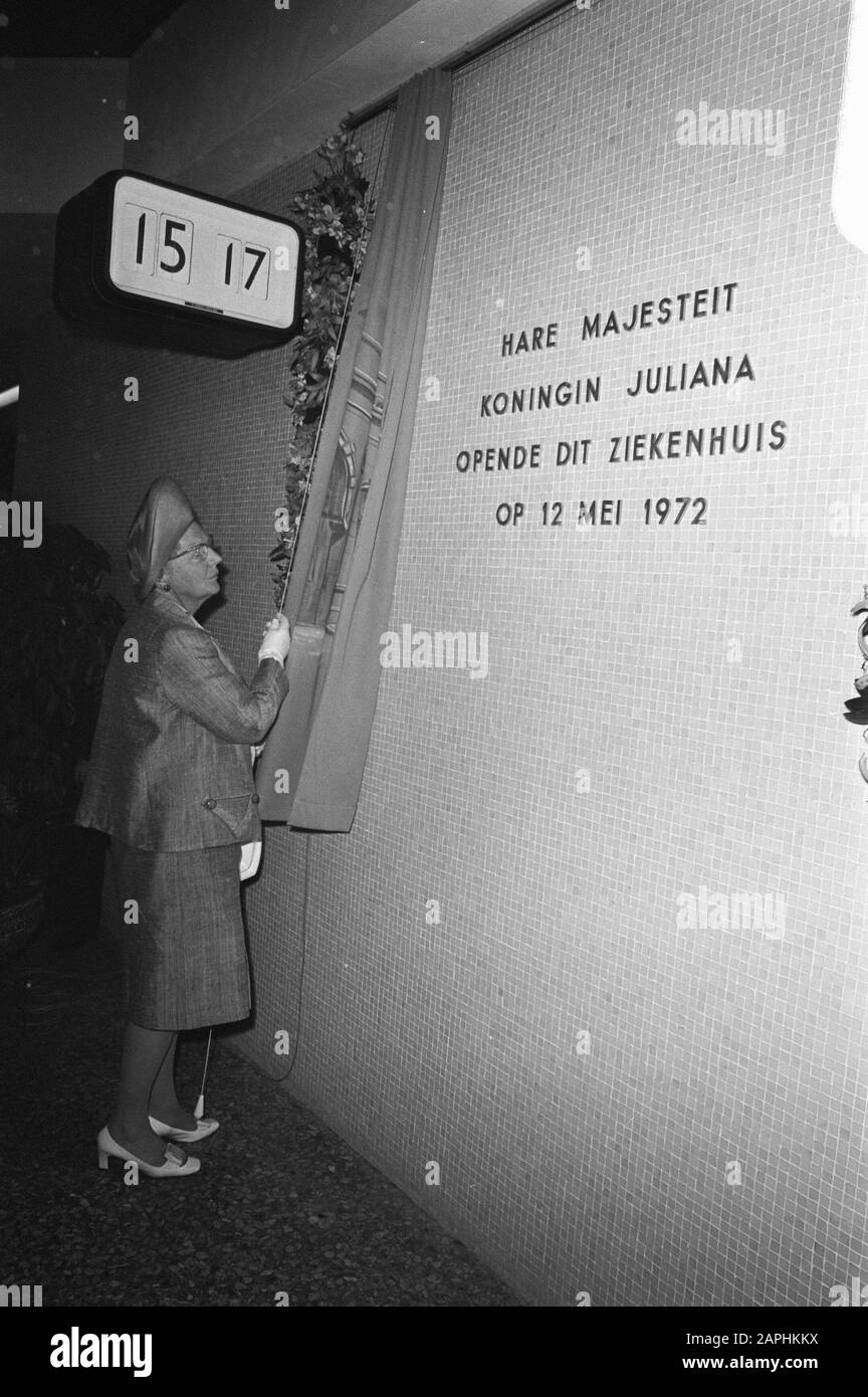 Opening of the hospital complex Leyenburg in The Hague by Her Majesty Queen Juliana Description: The queen performs the opening act Date: May 12, 1972 Location: The Hague, Zuid-Holland Keywords: queens, openings, hospitals Personal name: Juliana, Queen Institution name: Hospital Leyenburg Stock Photo