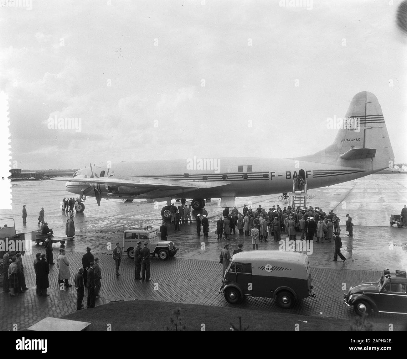 Heavy cargo aircraft Black and White Stock Photos & Images - Alamy