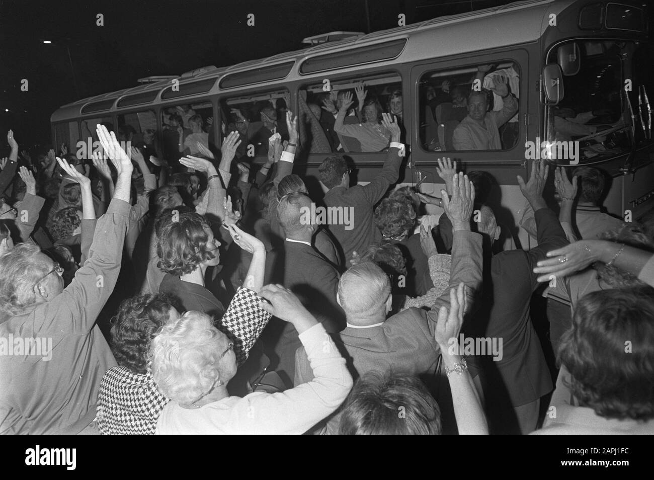 Czech holidaymakers return to their homeland Description: The Czechs leave by bus from Stadionplein, carved out by acquaintances Date: 28 August 1968 Location: Amsterdam, Noord-Holland Keywords: Czechs, Czechoslovaks, departure Stock Photo