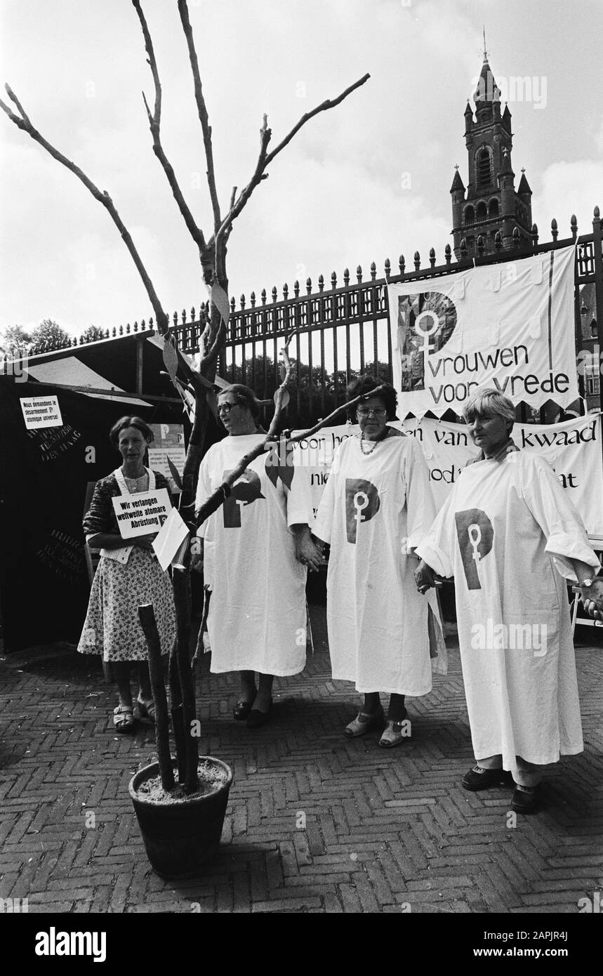 Demonstration of Women for Peace for the Peace Palace in The Hague because 35 years ago the atomic bomb fell on Hiroshima Date: 6 August 1980 Location: The Hague, Zuid-Holland Keywords: demonstrations, nuclear weapons, peace movement, women Stock Photo