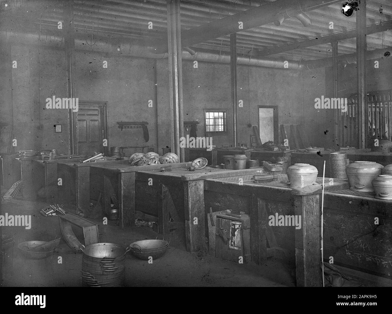 Pots manufacturing Black and White Stock Photos & Images - Alamy