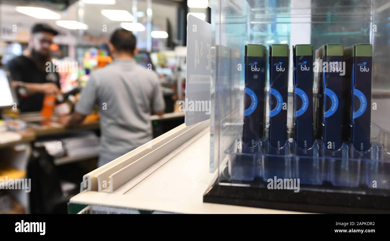 Vaping e cigarettes 010 jpg hi-res stock photography and images - Alamy