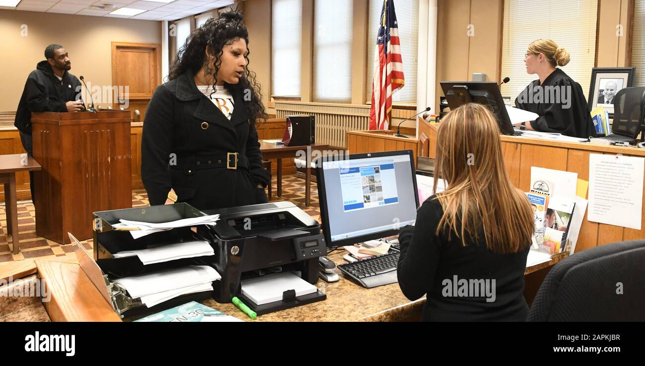 Racine, Wisconsin, USA. 16th Nov, 2018. Felisha Jackson has her driver