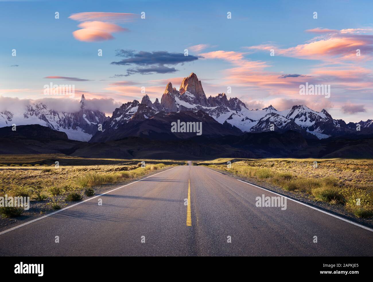 Sunset on Road to El Chalten - view of Mt Fitzroy and Cerro Torre Stock Photo