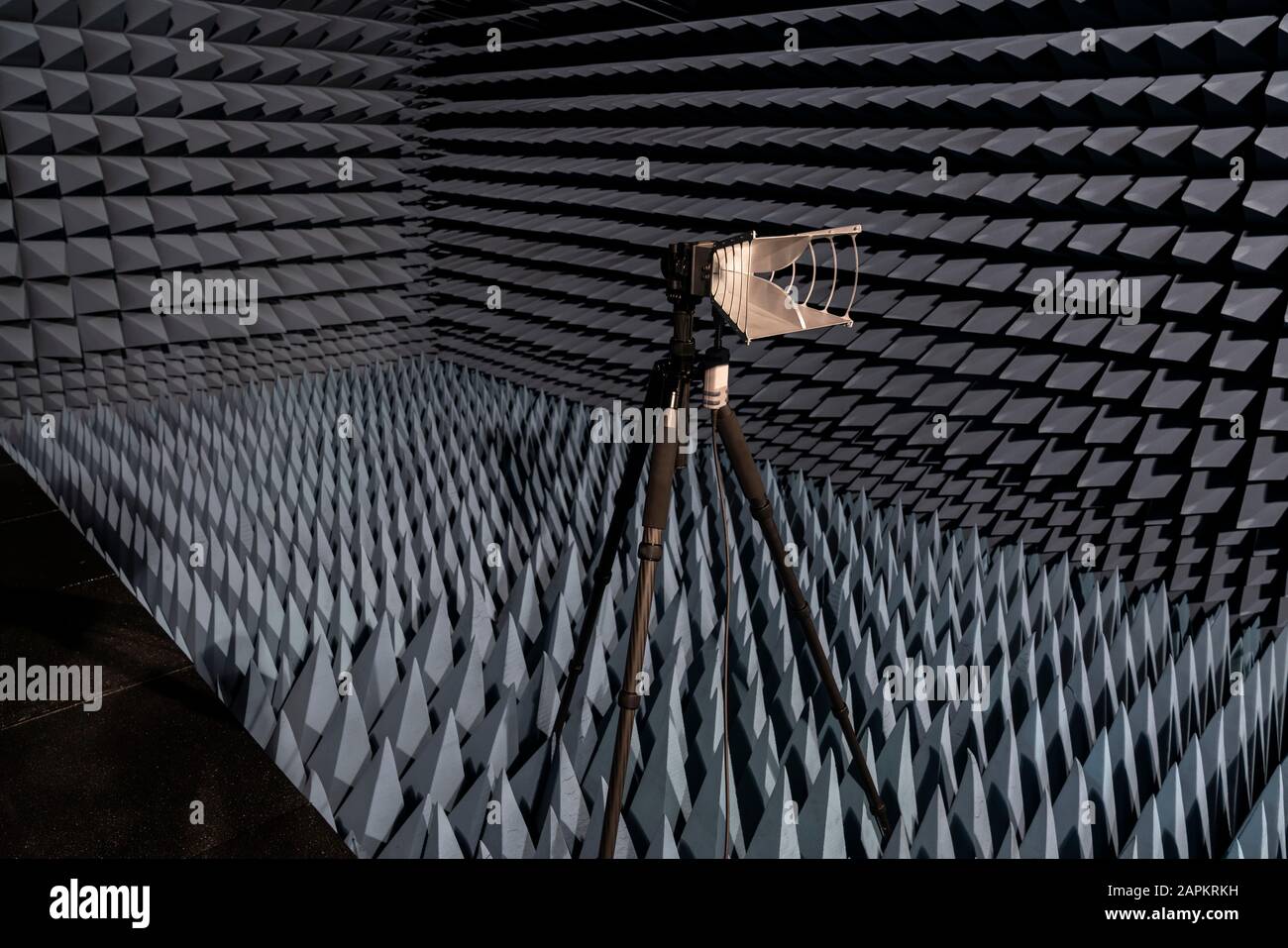 Echo chamber hires stock photography and images Alamy