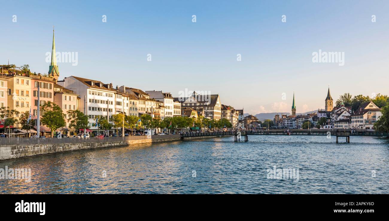 Schweiz, Kanton Zürich, Zürich, Stadtansicht, Altstadt, Limmat, Limmatquai, Mühlesteg Stock Photo