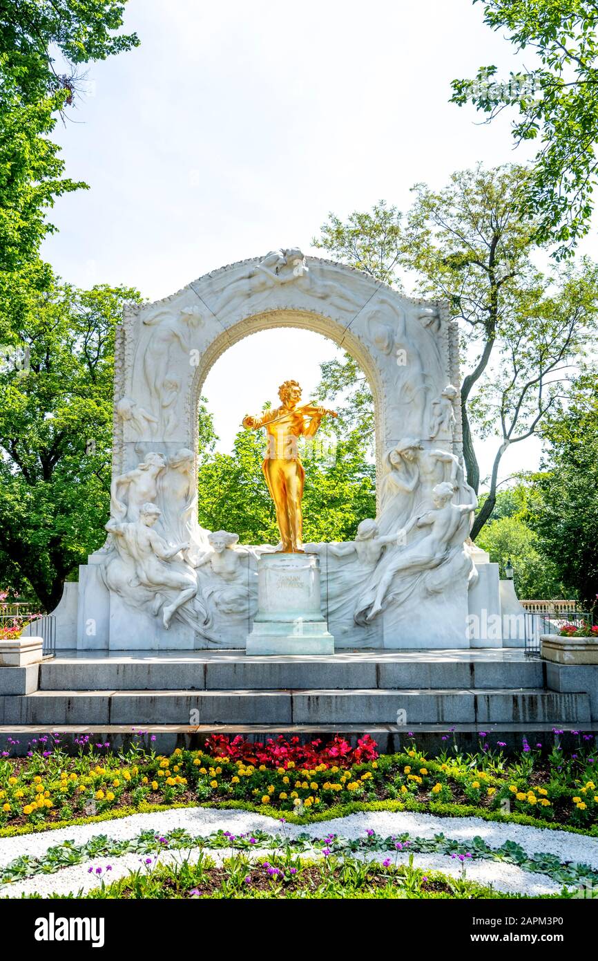Austria, Vienna, Johann Strauss Monument in Stadtpark Stock Photo