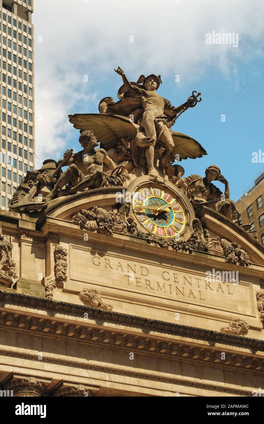Statue mercury grand central station hires stock photography and
