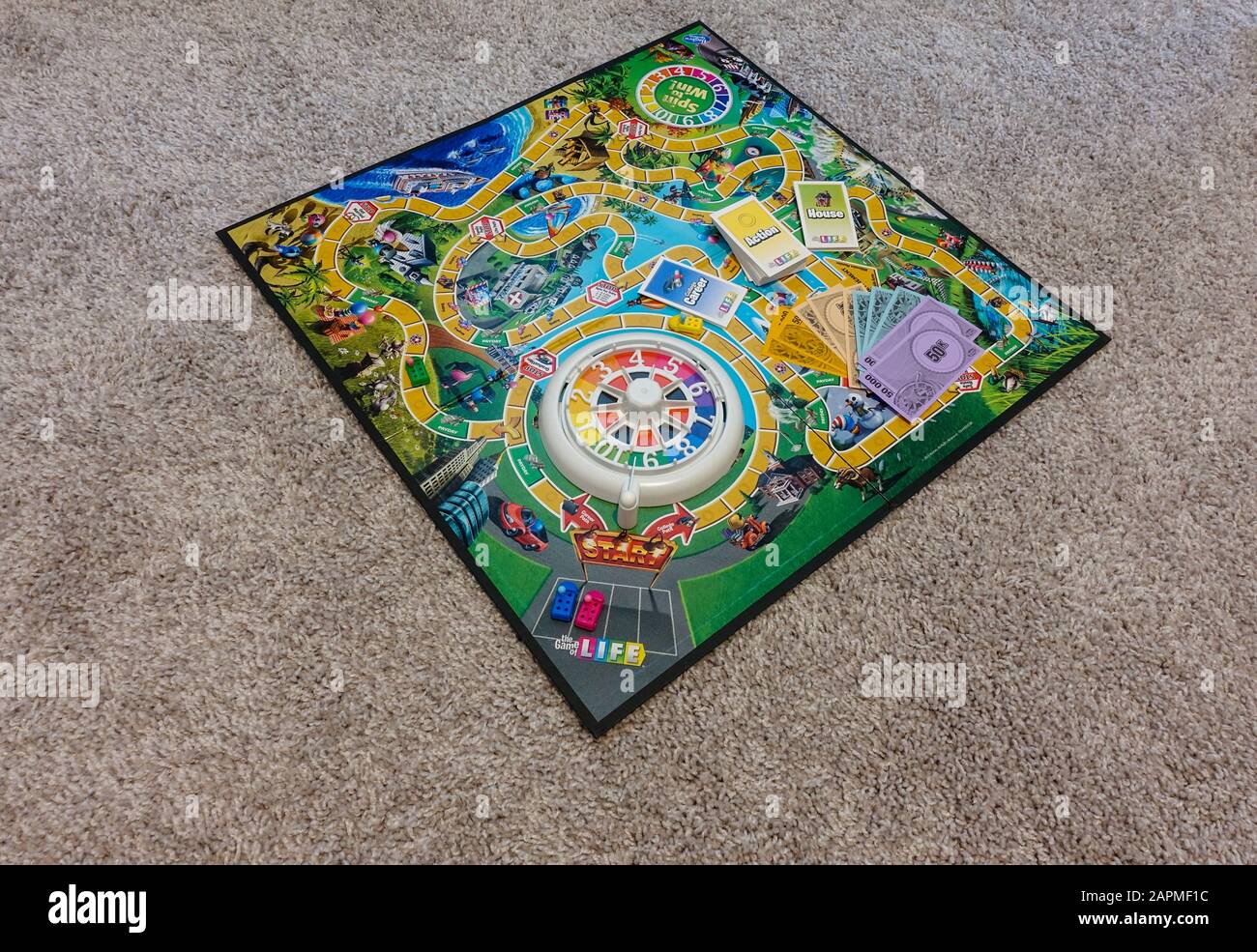 Game of life board game hasbro hi-res stock photography and images