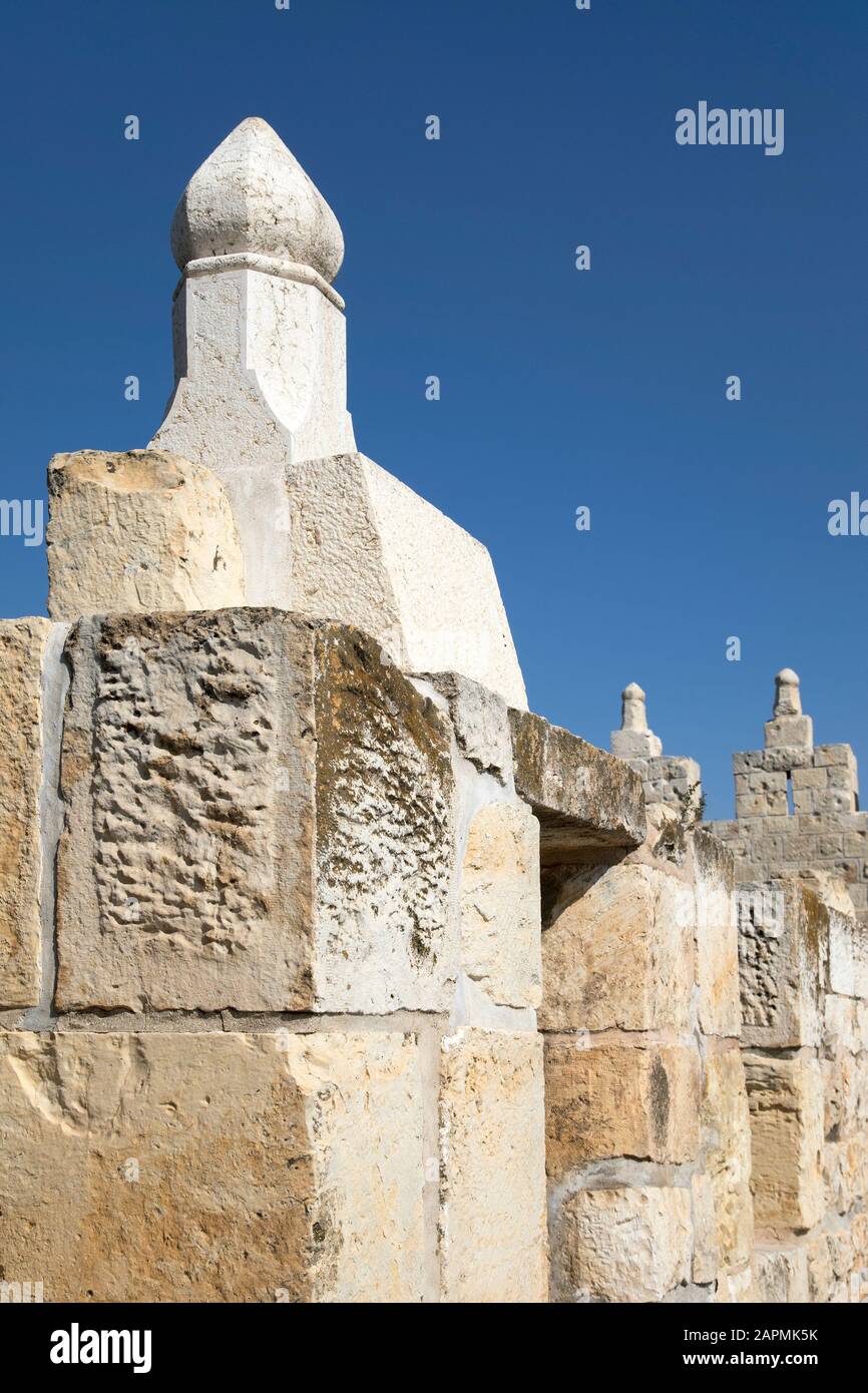 Parapet along the northern wall surrounding the old city of Jerusalem, part of the rampart walk Stock Photo