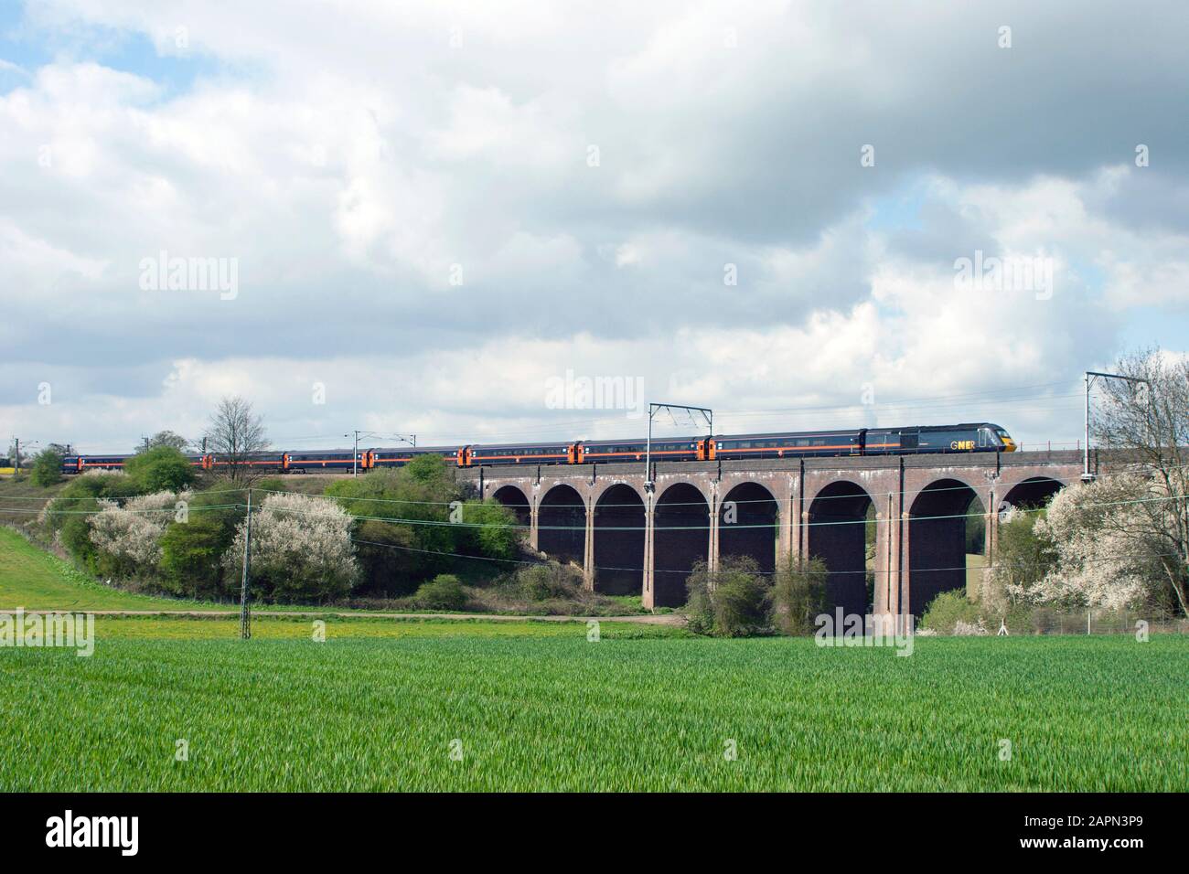 An HST working an up GNER service diverted via the Hertford loop crossing Sopers Viaduct near Cuffley. 29th April 2006. Stock Photo