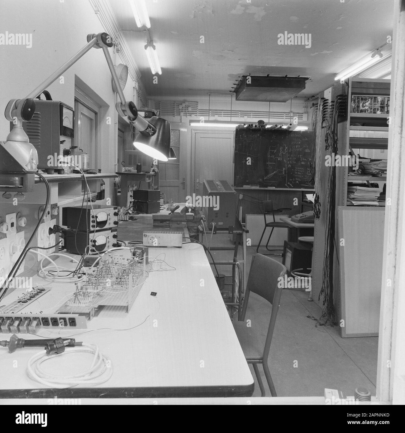 Science Measuring Table Experimentation Black and White Stock Photos & Images - Alamy
