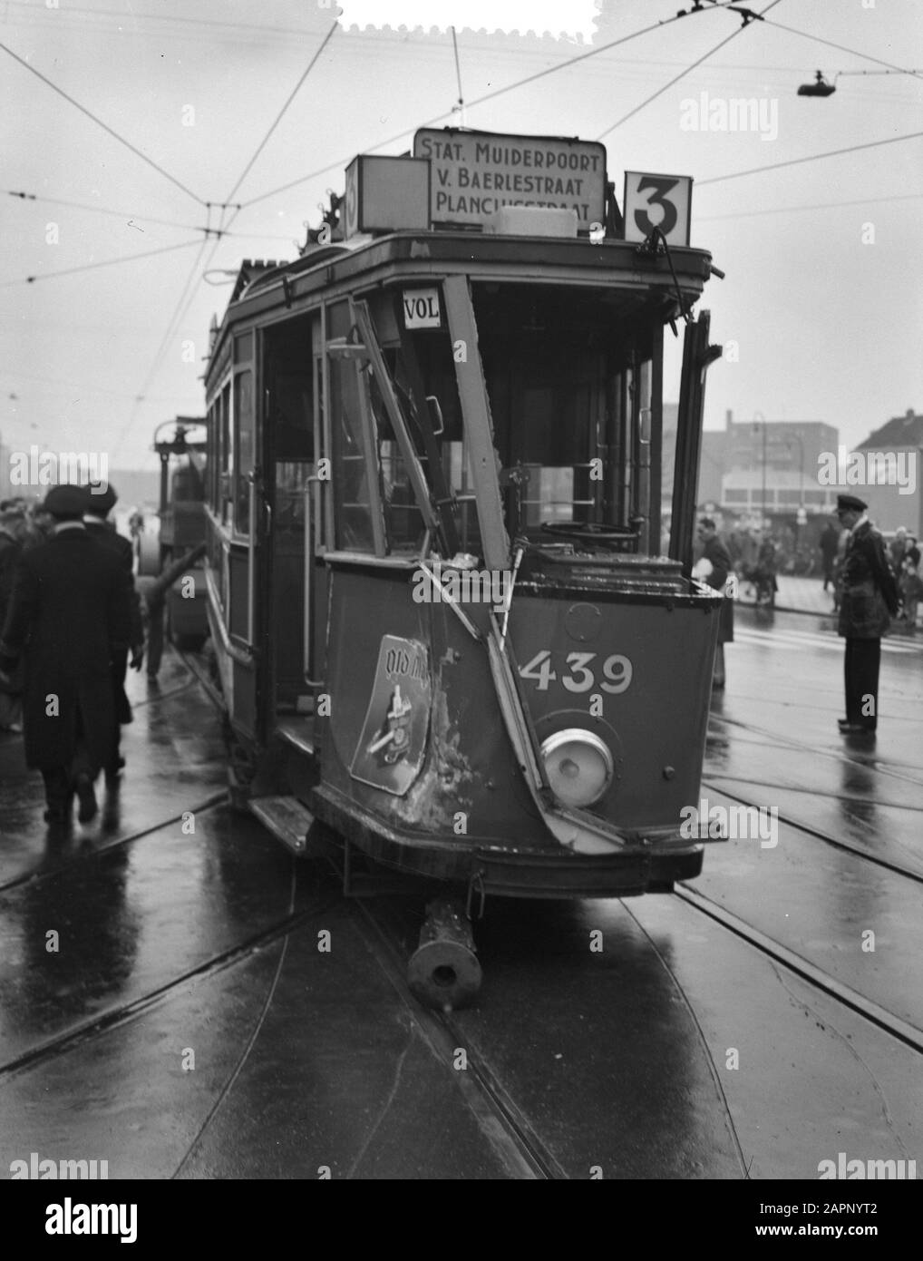Italian truck ramt tramline 3 in Amsterdam. Wibautstraat hoek Ruysschstraat  Date: 21 January 1960 Location: Amsterdam, Noord-Holland Keywords:  collisions, accidents, trams, traffic, trucks Stock Photo - Alamy