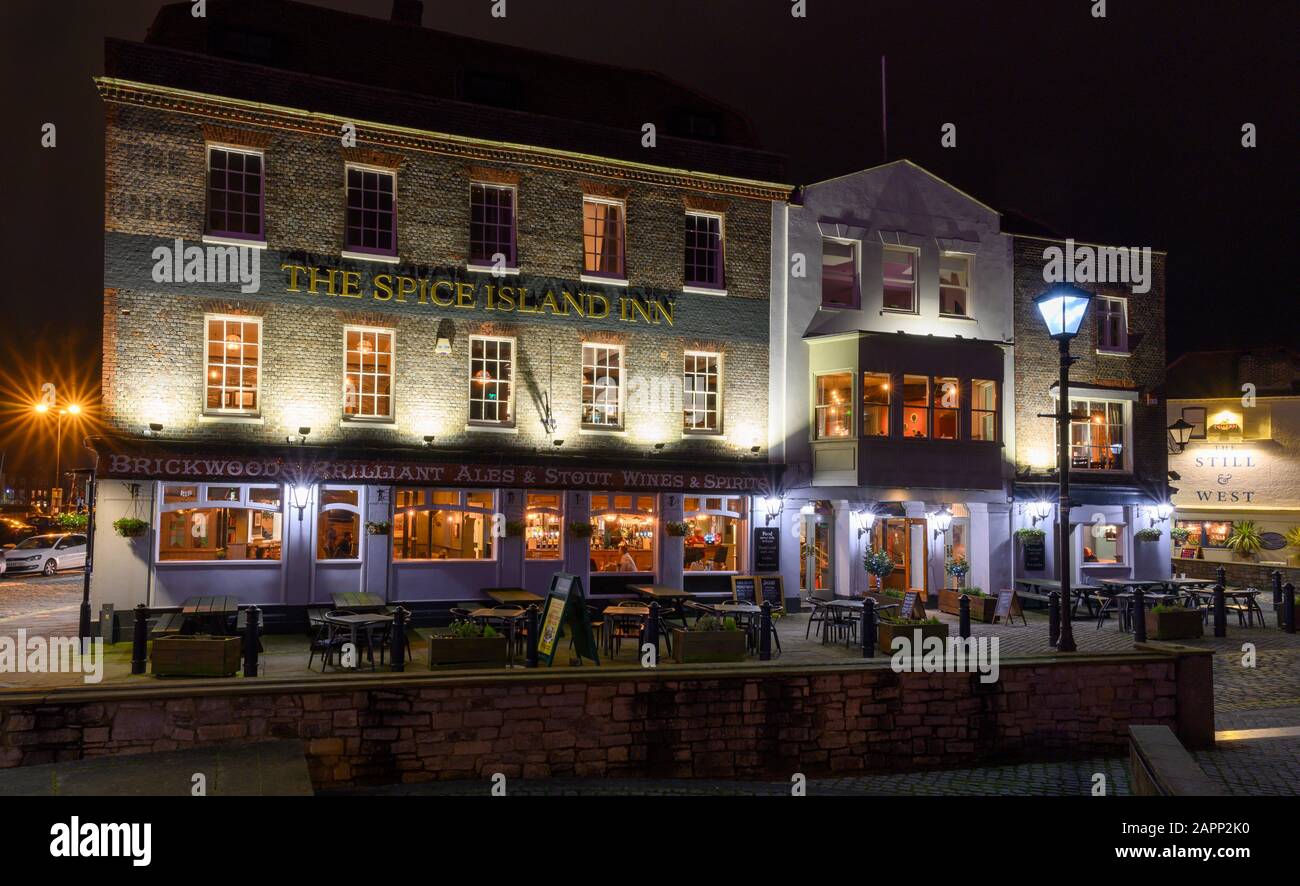 The Spice Island Inn, a Greene King pub, Bath Square, Spice Island, Old Portsmouth, Hampshire, England, UK Stock Photo