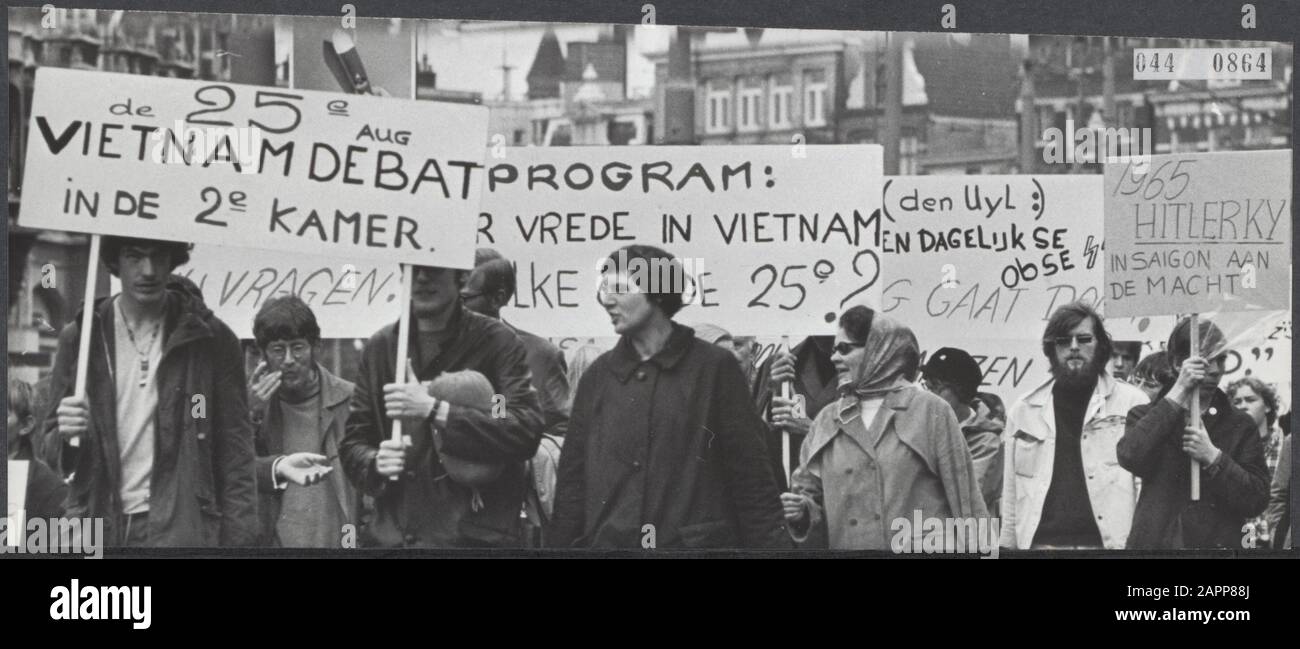 Series 044-0864 t/m 044-0866 Date: 19 August 1967 Location: Amsterdam, Noord-Holland Keywords: demonstrations, wars Stock Photo